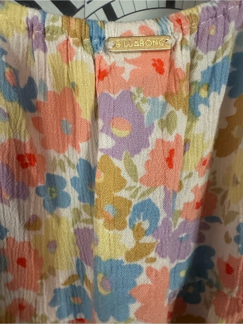 Billabong Pastel Floral Top in Lavender, Yellow, Blue and Peach - Picture 4 of 6